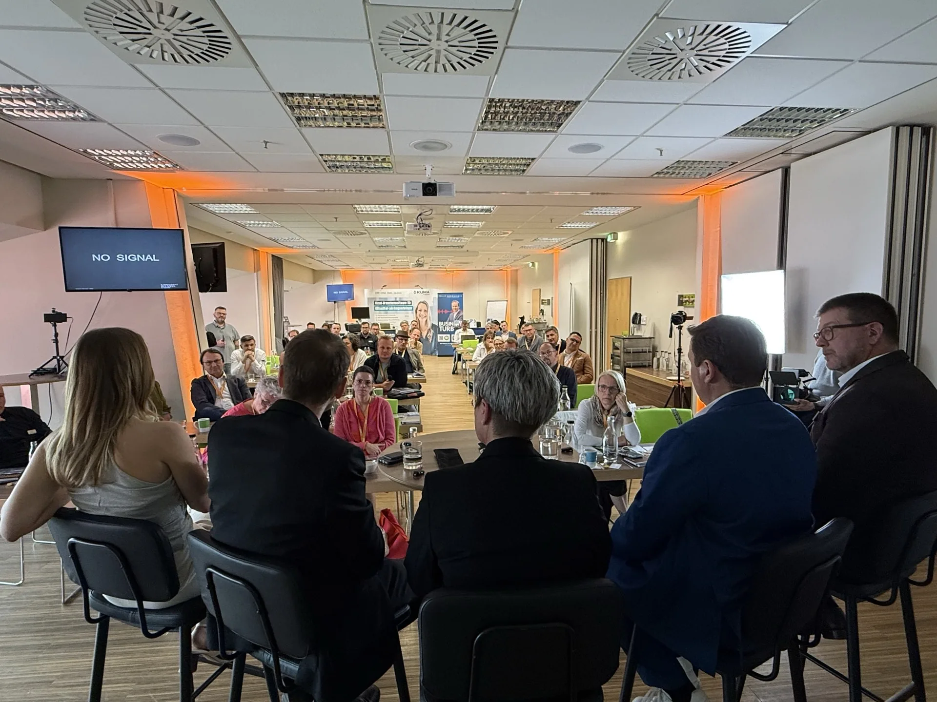 Blick auf die Buehne beim Forward Healthcare Summit 2026